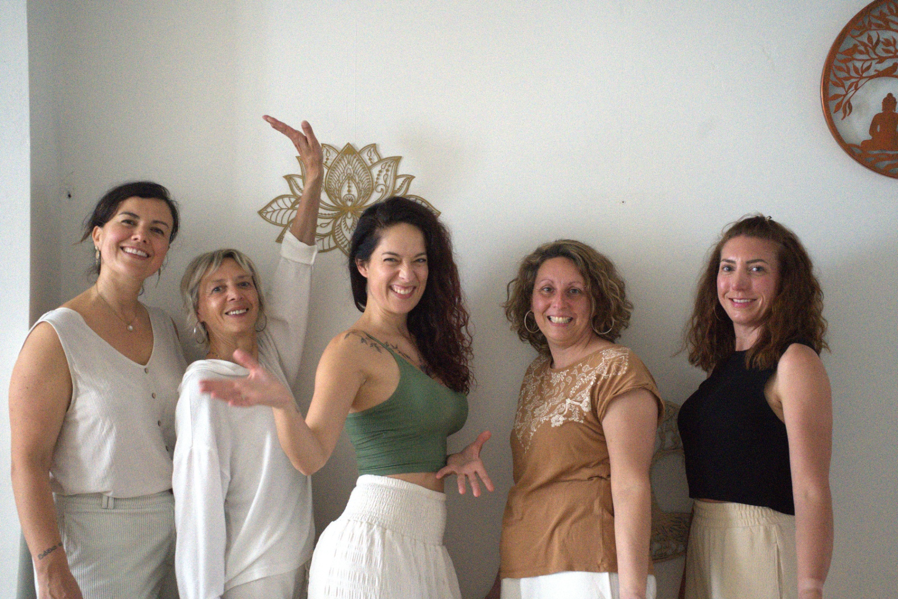 Groupe de participantes joyeuses lors d'une formation Soma Release®